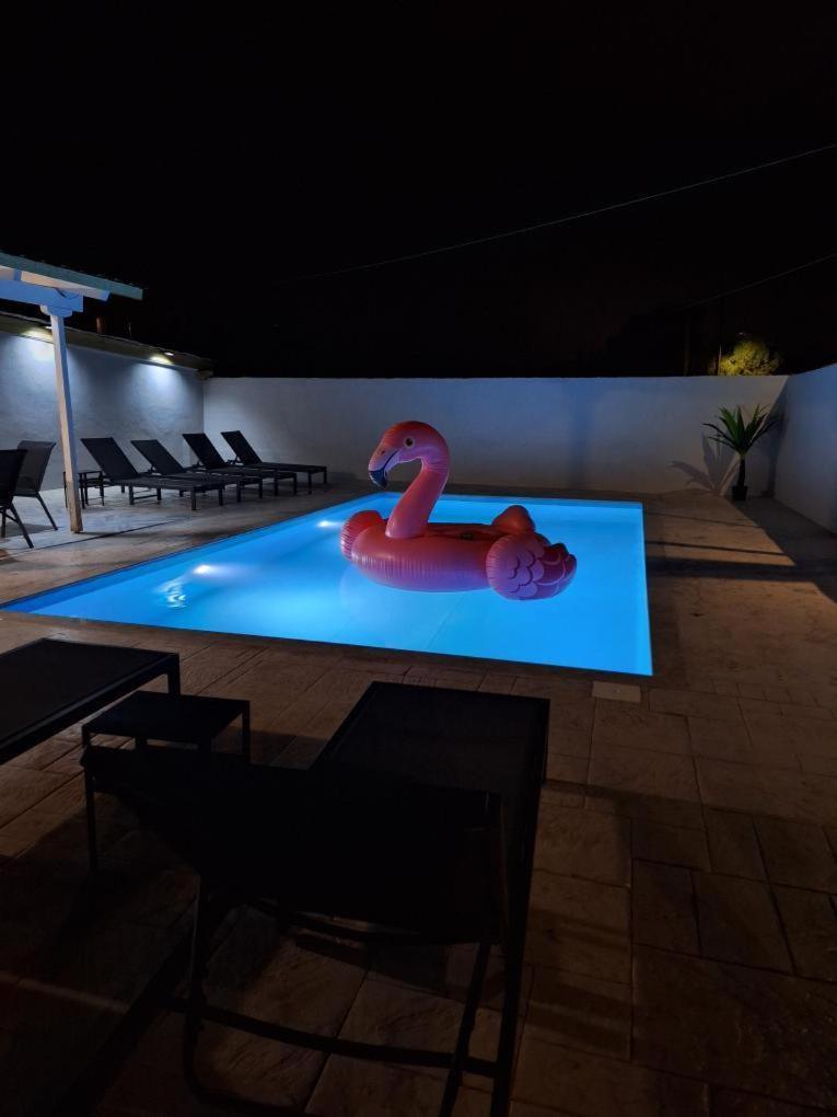 דירות ראפינה Johnson House מראה חיצוני תמונה