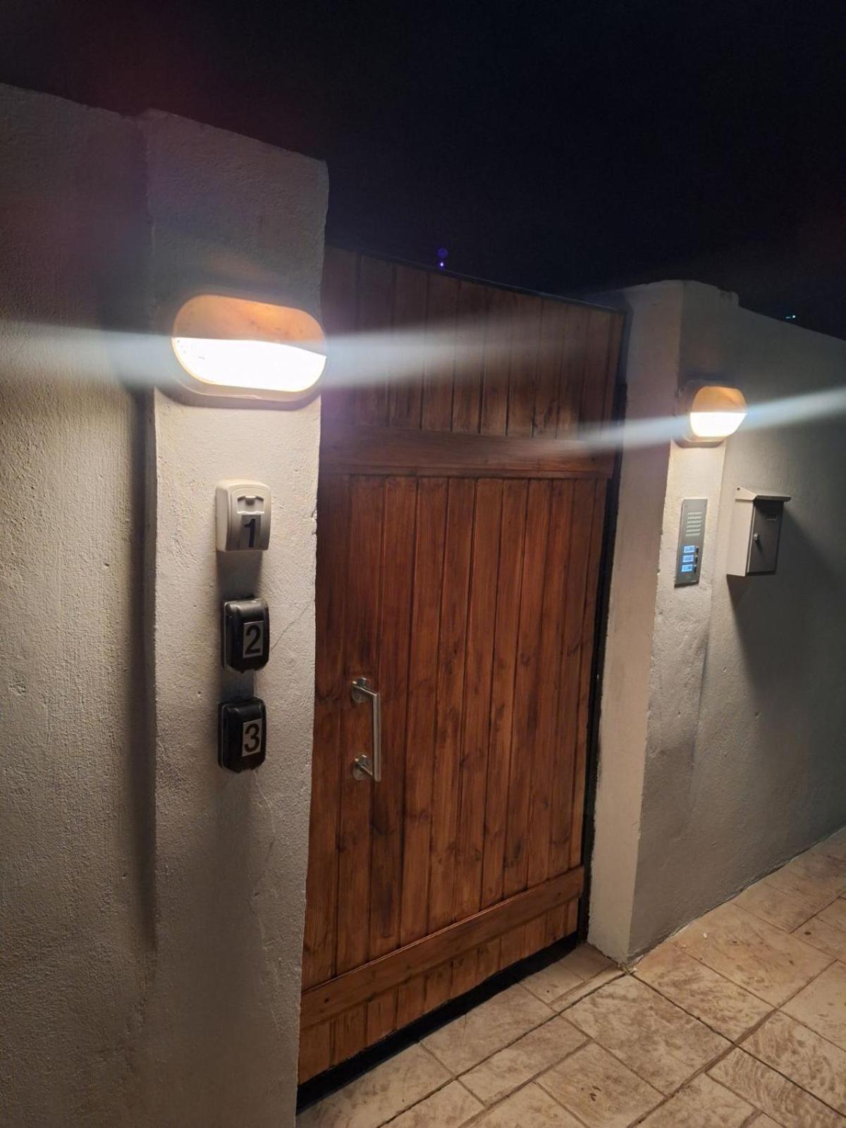 דירות ראפינה Johnson House מראה חיצוני תמונה